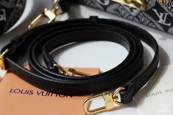PETITE 1854 LOUIS VUITTON MALLE SINCE 0514